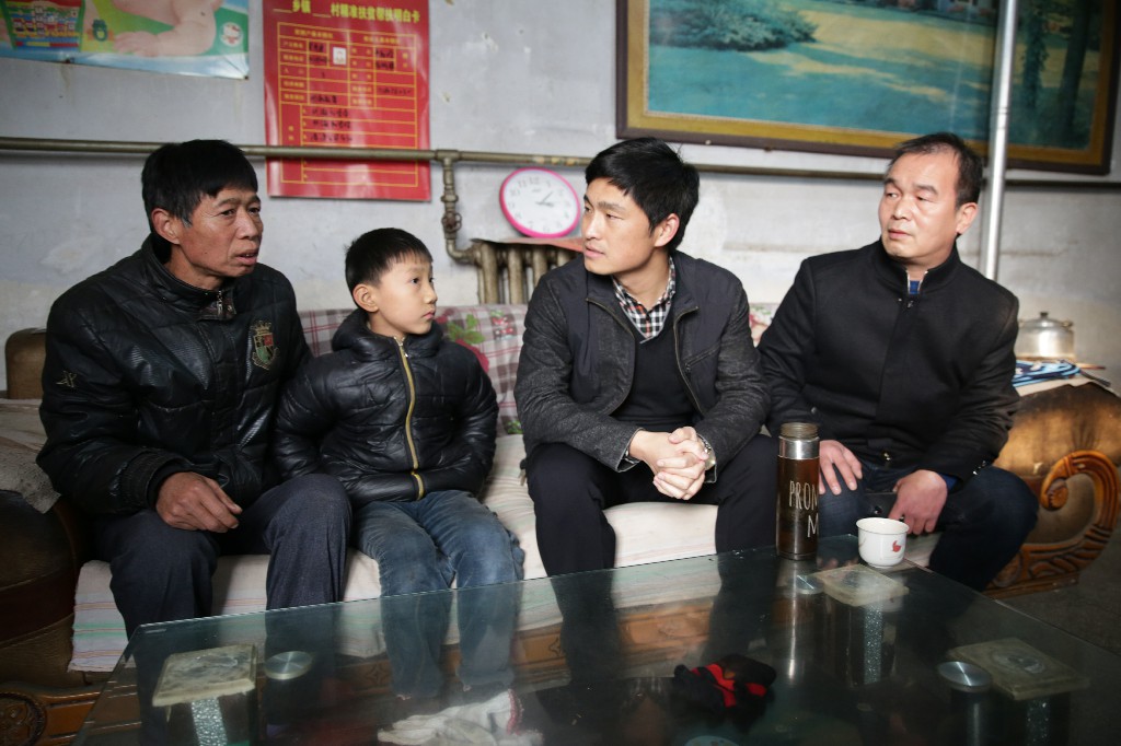爱一直在路上——为福集团开展暖冬助学行动