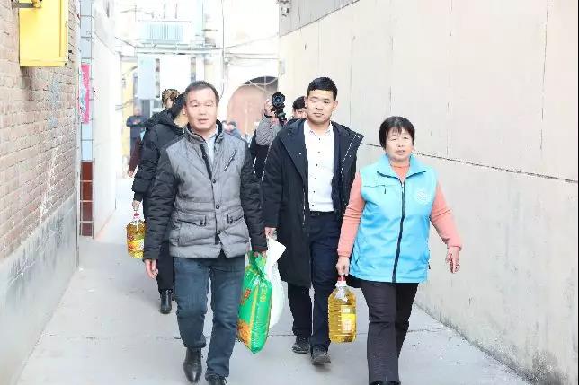 助残公益协会联合爱心企业为福集团开展冬日送温暖