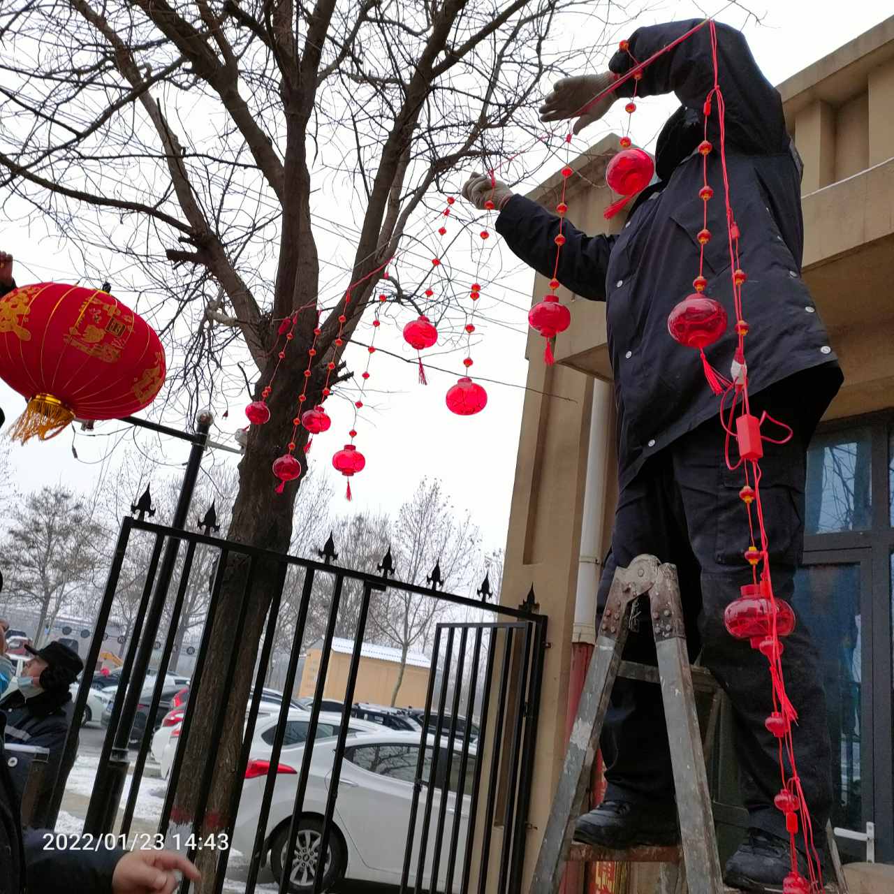 精心装扮小区，喜迎新年——为福物业