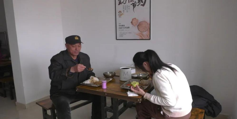 社区助老大食堂开业，用美食和爱，温暖每一位家人